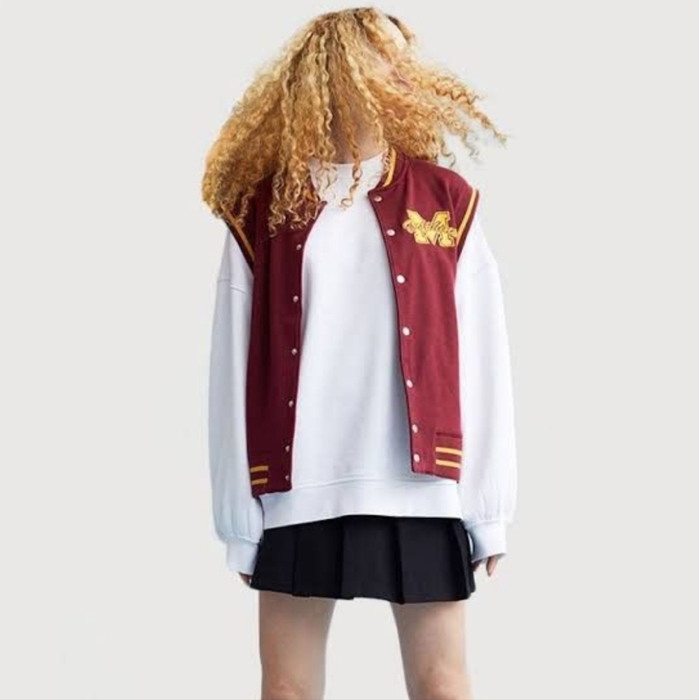 L🍂Netflix Sex Education Varsity Jacket Vest Burgundy Moordale Dolphi - Picture 4 of 7